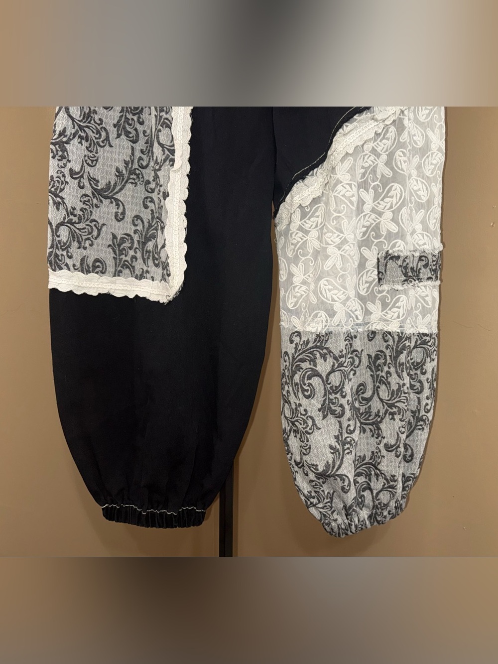 NWOT POL PATCHWORK BOHEMIAN PANTS. Size Large. - Picture 10 of 12